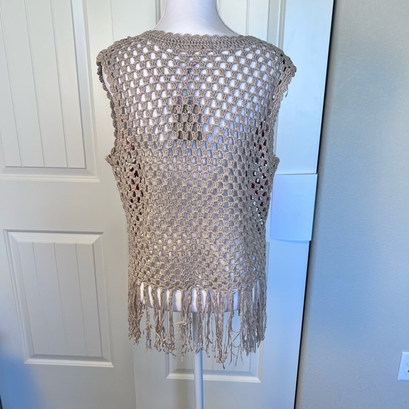 NWT Umgee V-Neck “Celeste” Color Block Taupe Button Detail Crochet Vest Sz Small - Picture 4 of 14